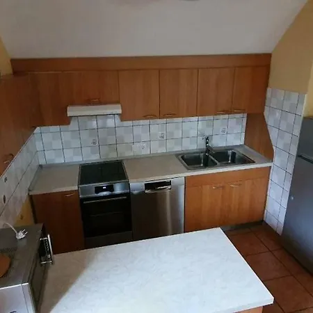 Apartma Smucka Pod Roglo *