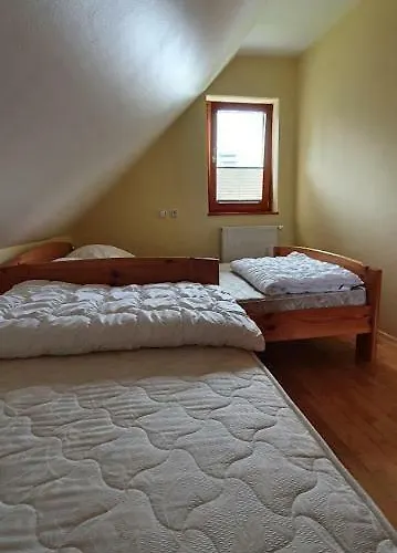 Apartment Apartma Smucka Pod Roglo *