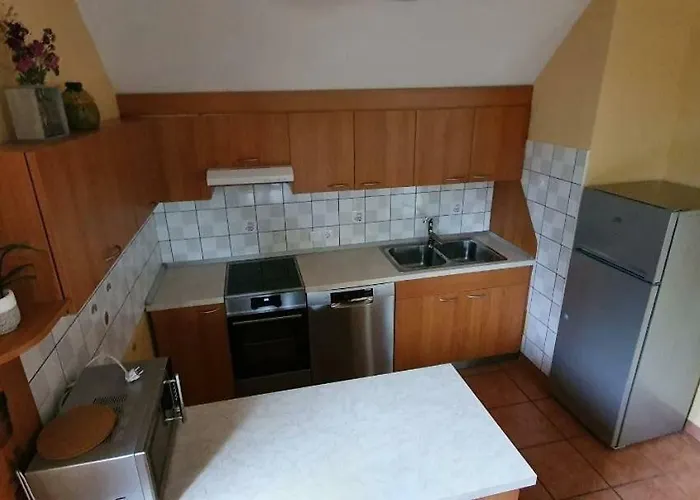 Apartma Smucka Pod Roglo *